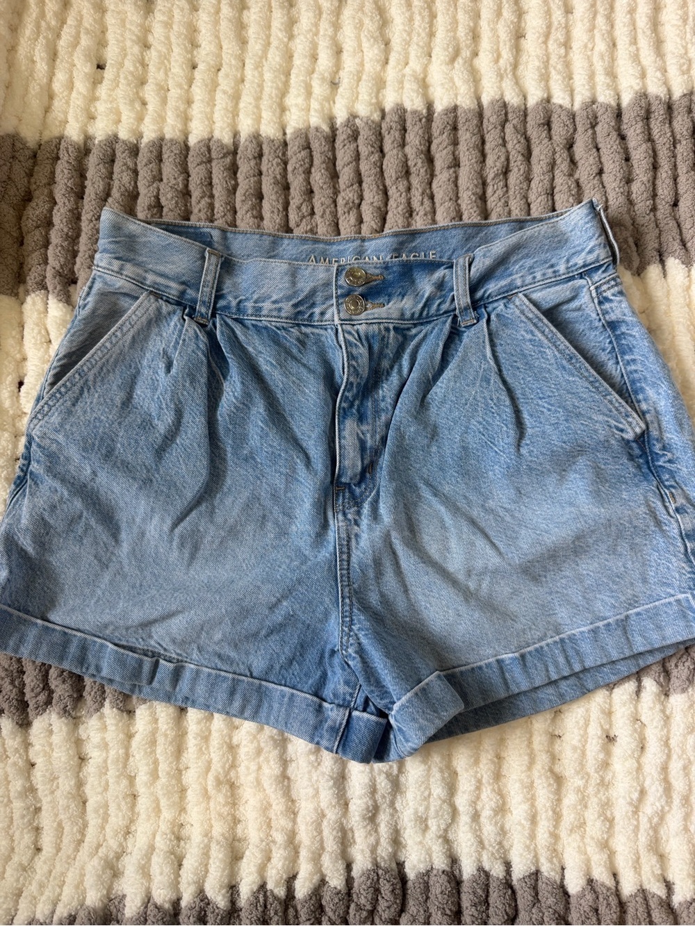 American Eagle mom shorts size 12